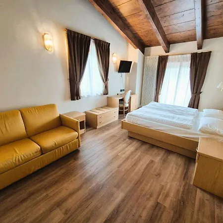 Angelica Hotel