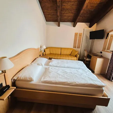 Angelica Hotel 3*